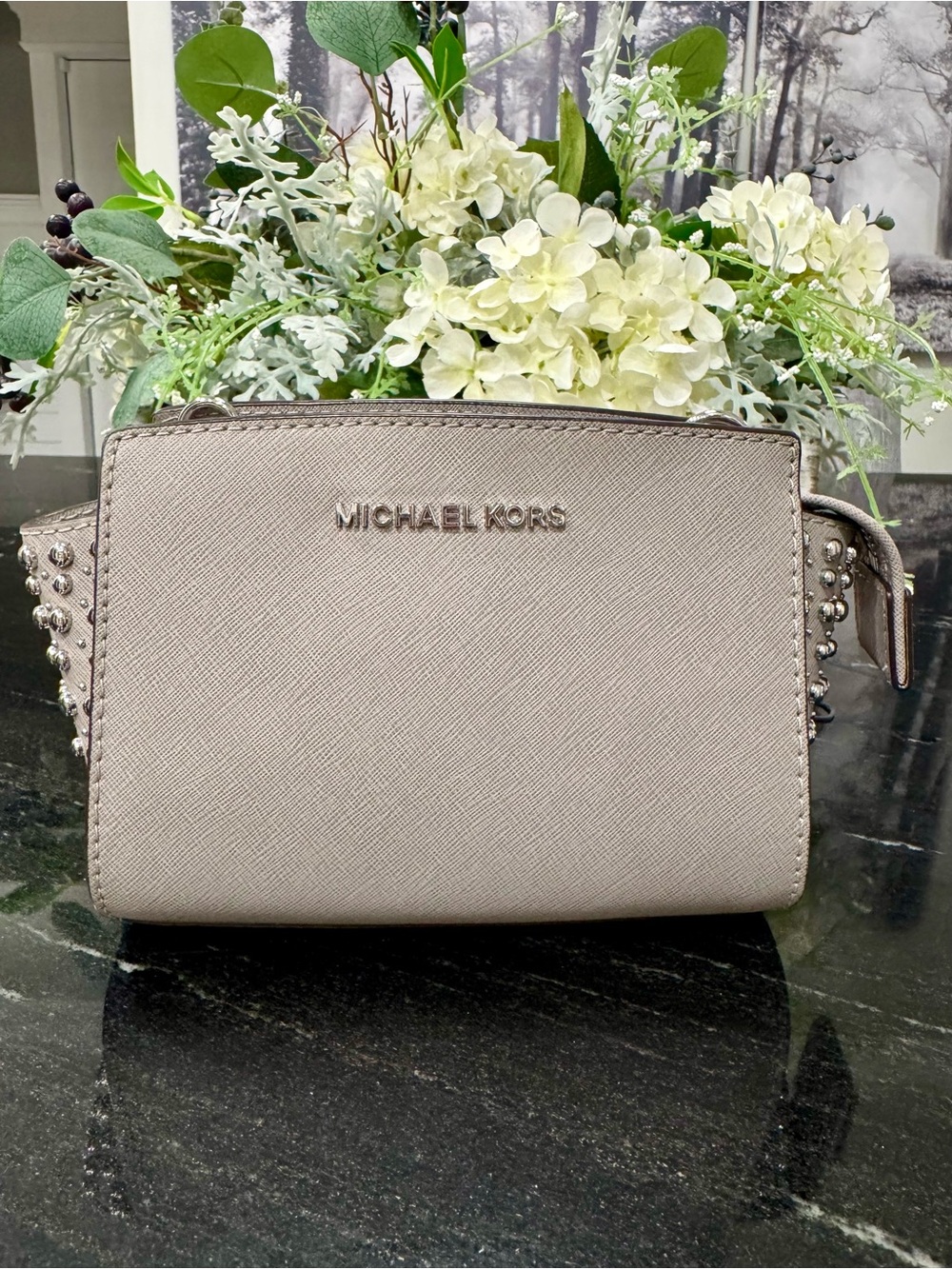 🩶Michael Kors Small Selma Studded Saffiano Leather Crossbody Bag Gray